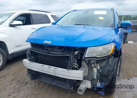 2018 Jeep Compass Latitude 4X4 from USA, damaged, VIN 3C4NJDBB6JT479473